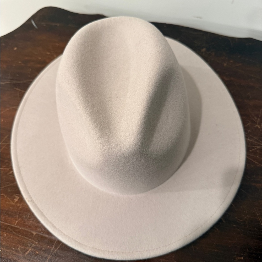 Classic Gigi Pips Women’s Wide-Brim Felt Fedora in Light Beige. Minimal staining